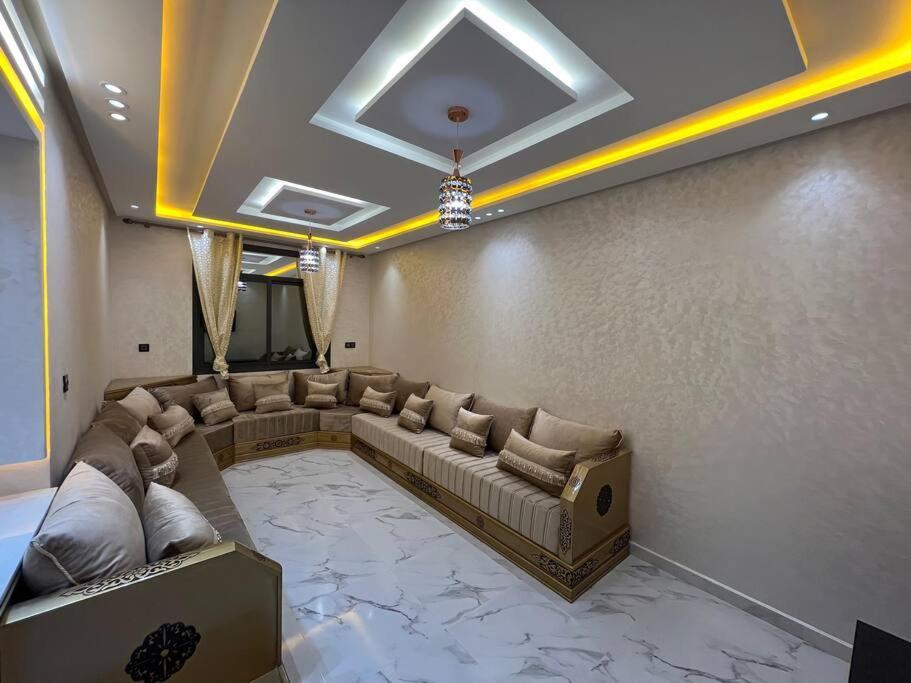 Selouane Apartment Nador Bagian luar foto