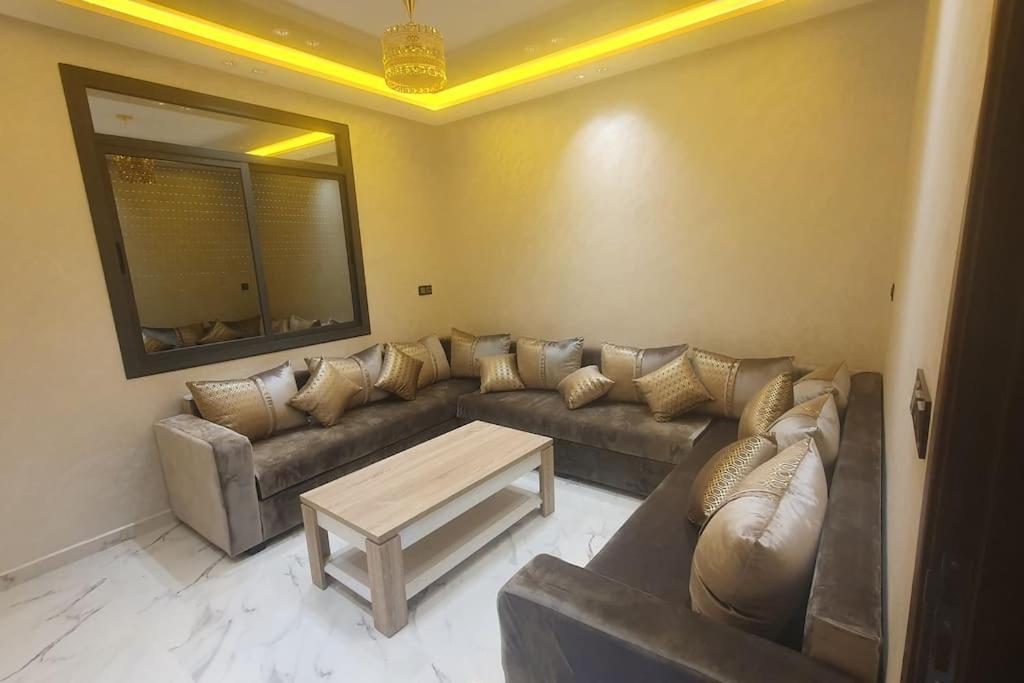 Selouane Apartment Nador Bagian luar foto